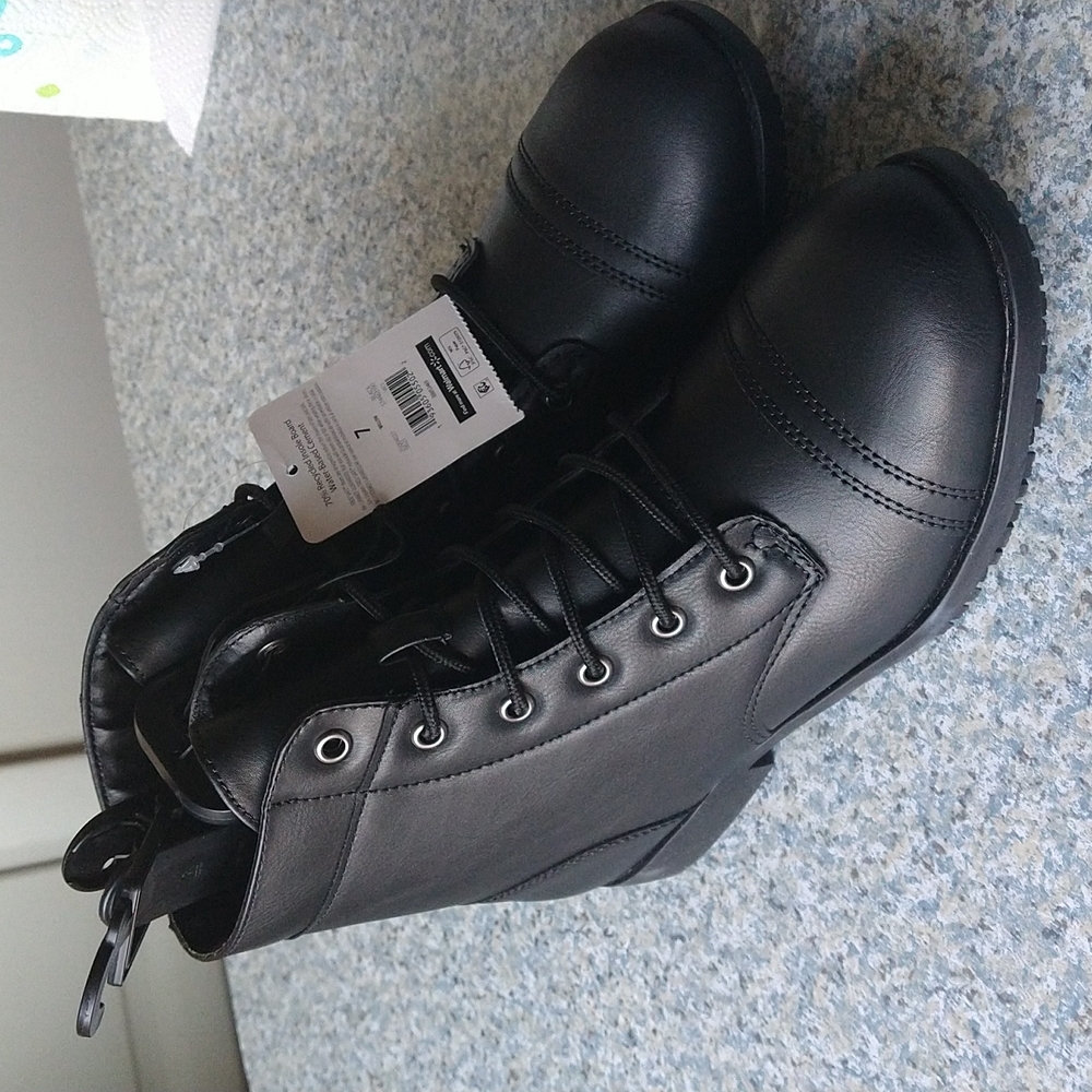 Women's slip-resistant shoes tried safe